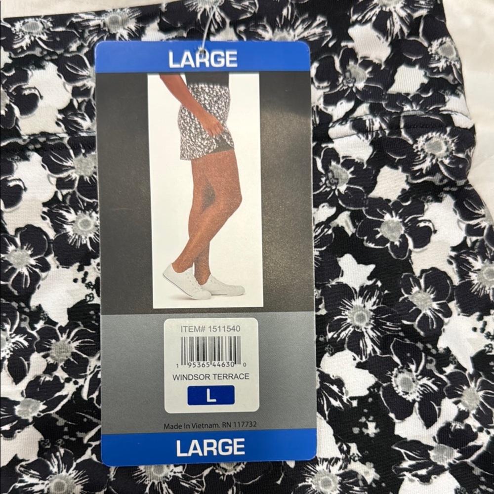 Black and White Floral Women's Skort-L